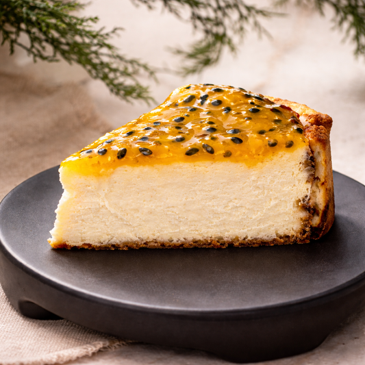Cheesecake de maracuyá en rodajas